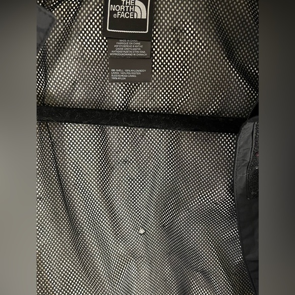 ❌ Sold ❌ The North Face HyVent Jacket - Picture 5 of 6